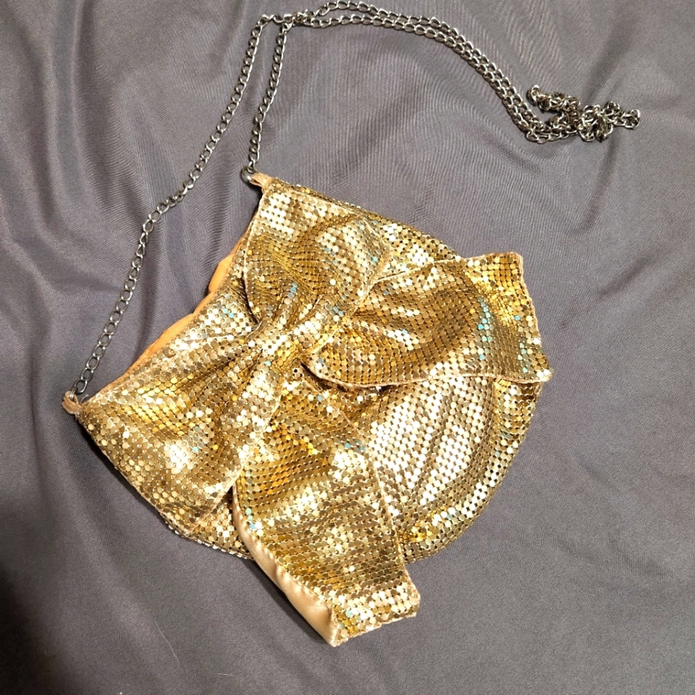 Gold bow chainmail mini purse